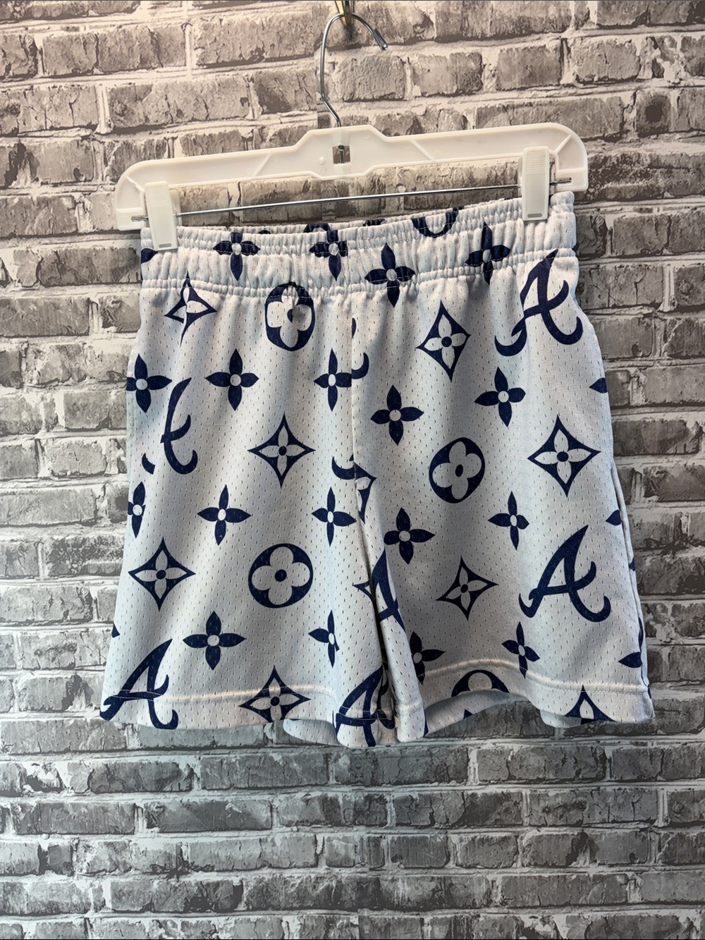 Atlanta Braves
White & Navy Patterned Women’s Athletic Shorts